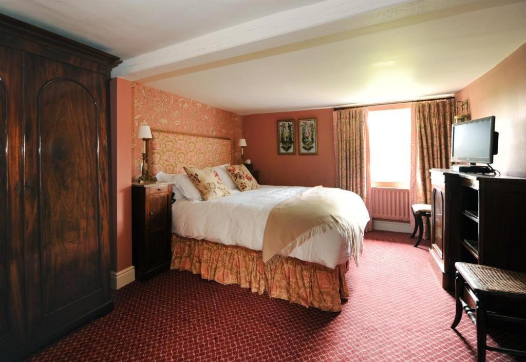 The Stag And Huntsman At Bed & Breakfast