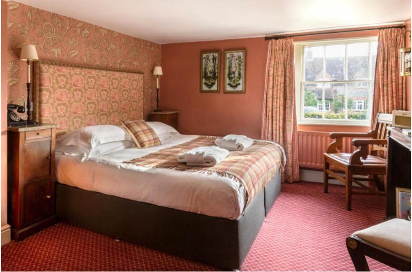 The Stag And Huntsman At Bed & Breakfast 3*