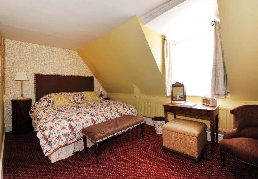 The Stag And Huntsman At Bed and breakfast Hambleden