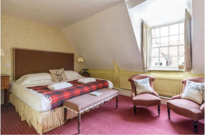 The Stag And Huntsman At Bed and breakfast Hambleden